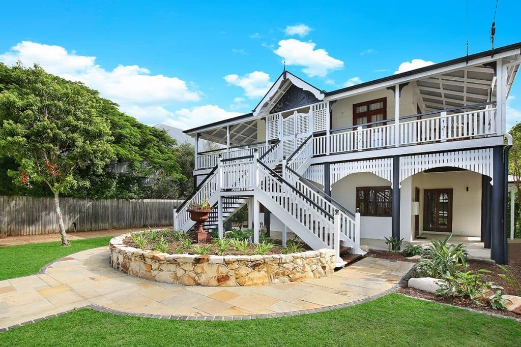 Amy Street, Hawthorne, deck restoration and exterior painting by DHPainting