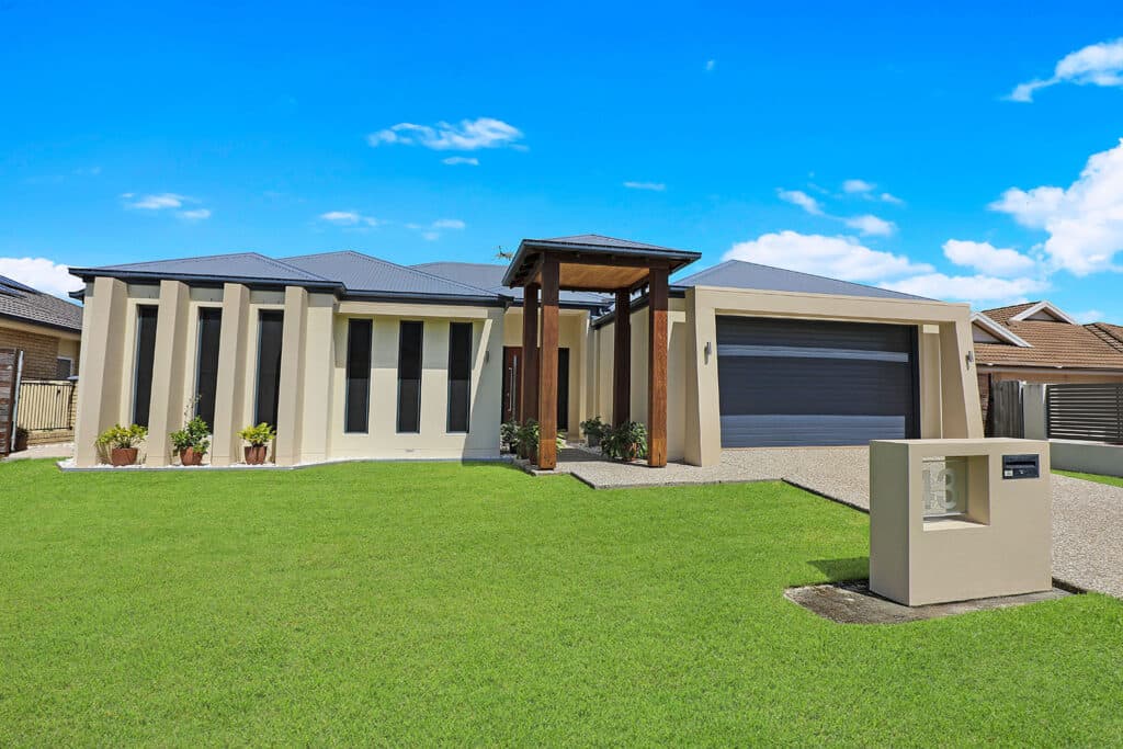 Lillydale Street, Carseldine, exterior painting by DHPainting